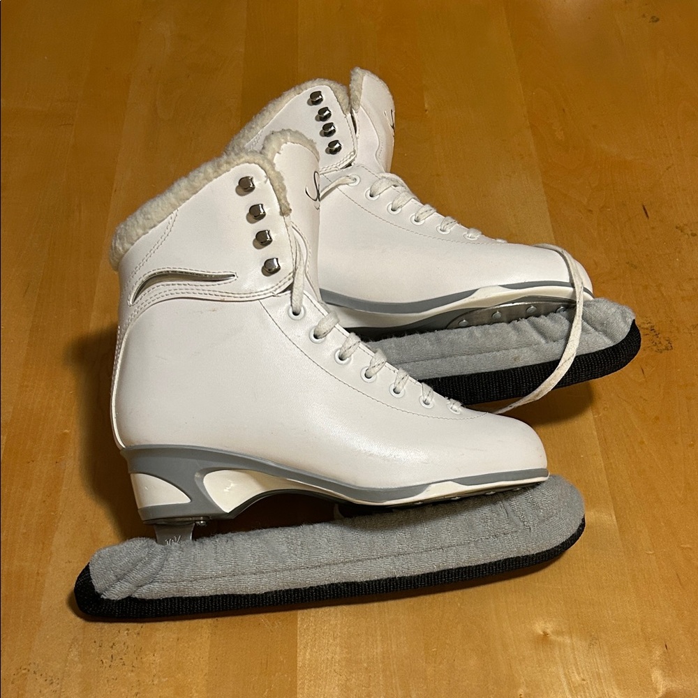 JACKSON Soft Skate Women's size 9